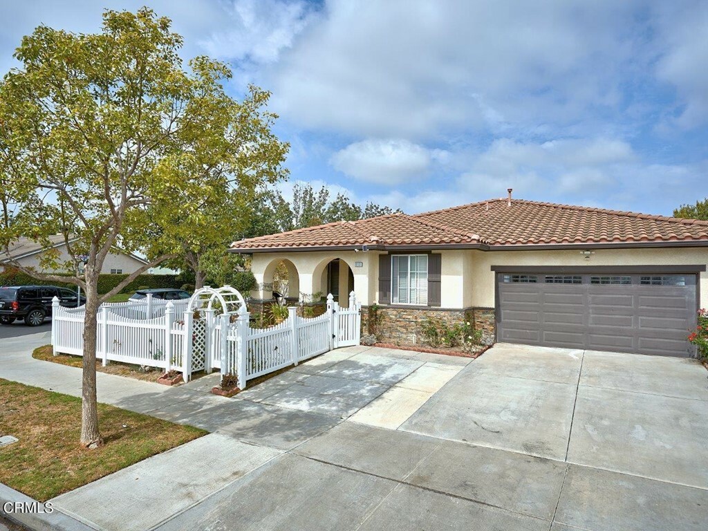 Property Photo:  815 Caliente Way  CA 93036 