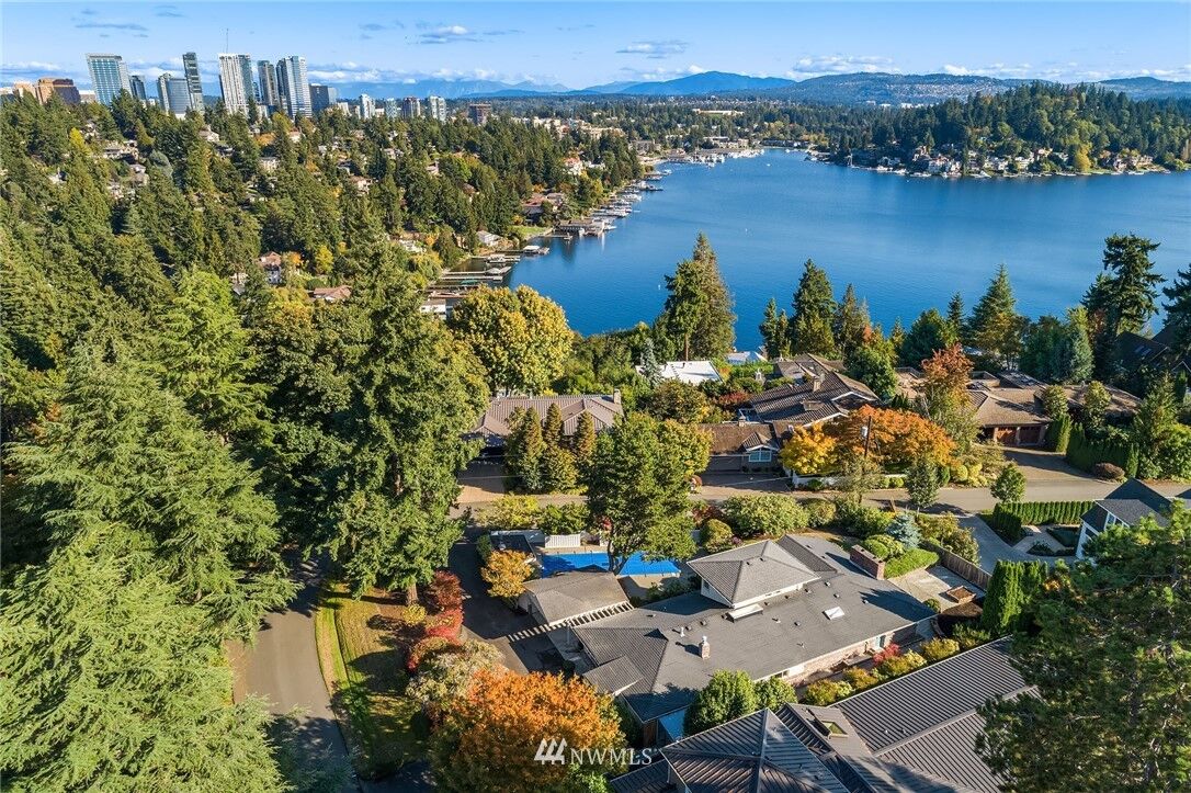 Property Photo: 8637 NE 6th Street WA 98039