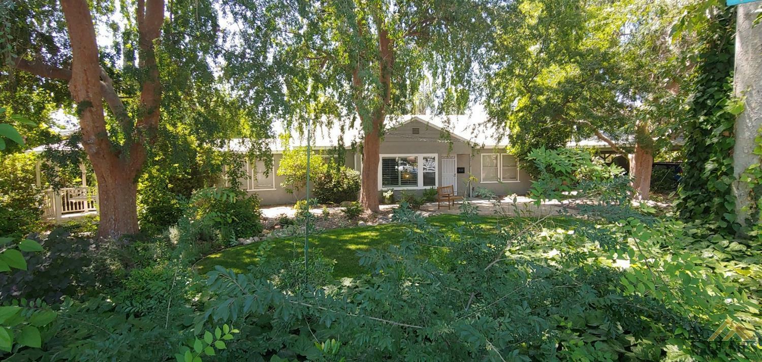 Property Photo:  2512 Bay Street  CA 93301 