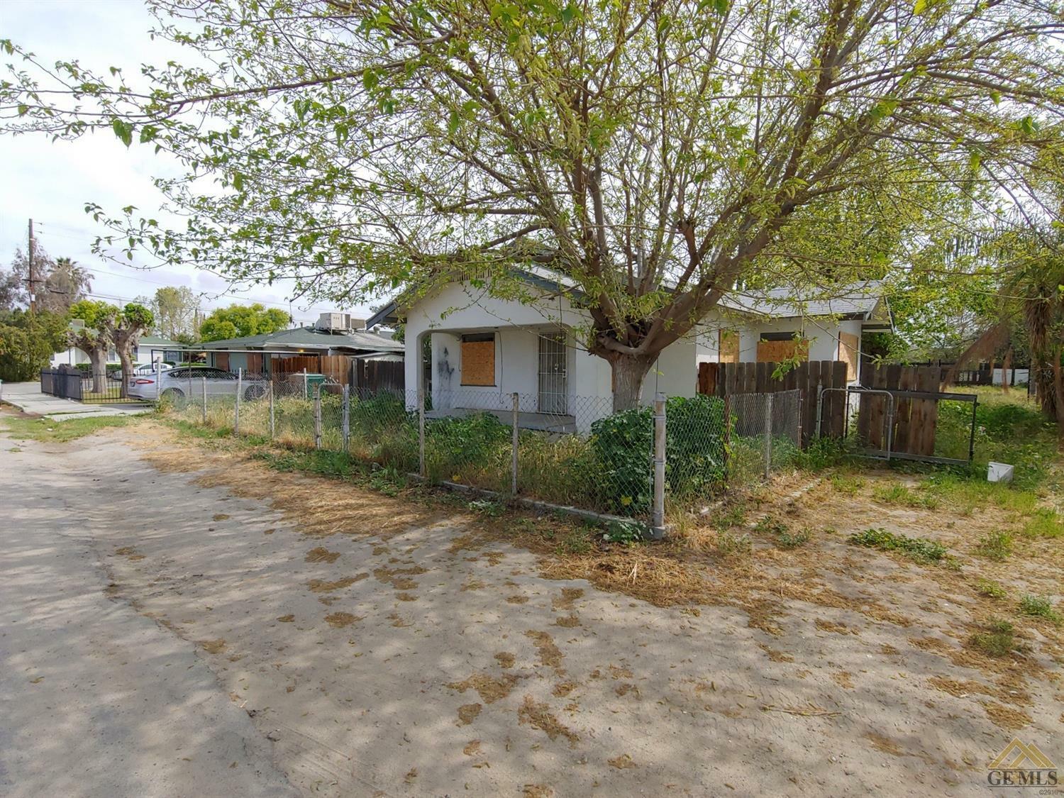 Property Photo:  410 Belmont Avenue  CA 93308 