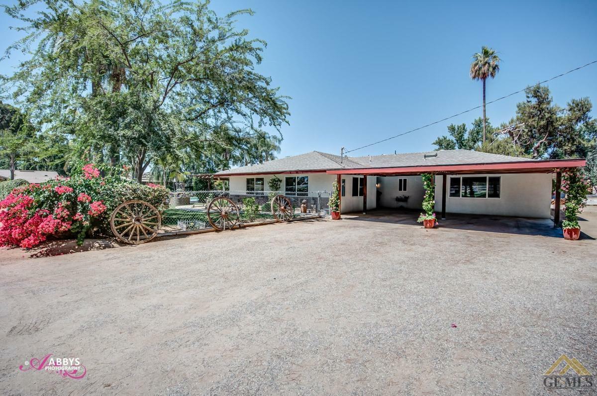 Property Photo:  6883 Coffee Road  CA 93308 