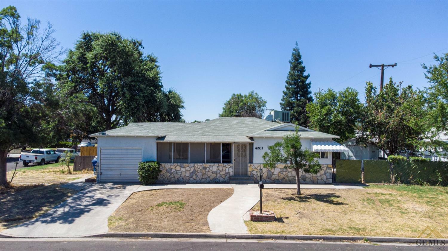 Property Photo:  4201 Quarter Avenue  CA 93309 