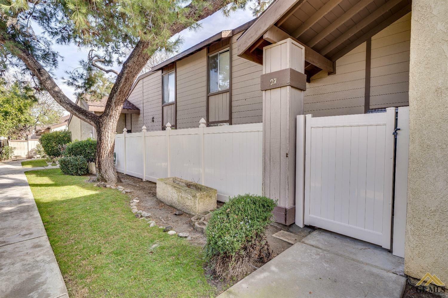 Property Photo:  5200 Dunsmuir Road 27  CA 93309 