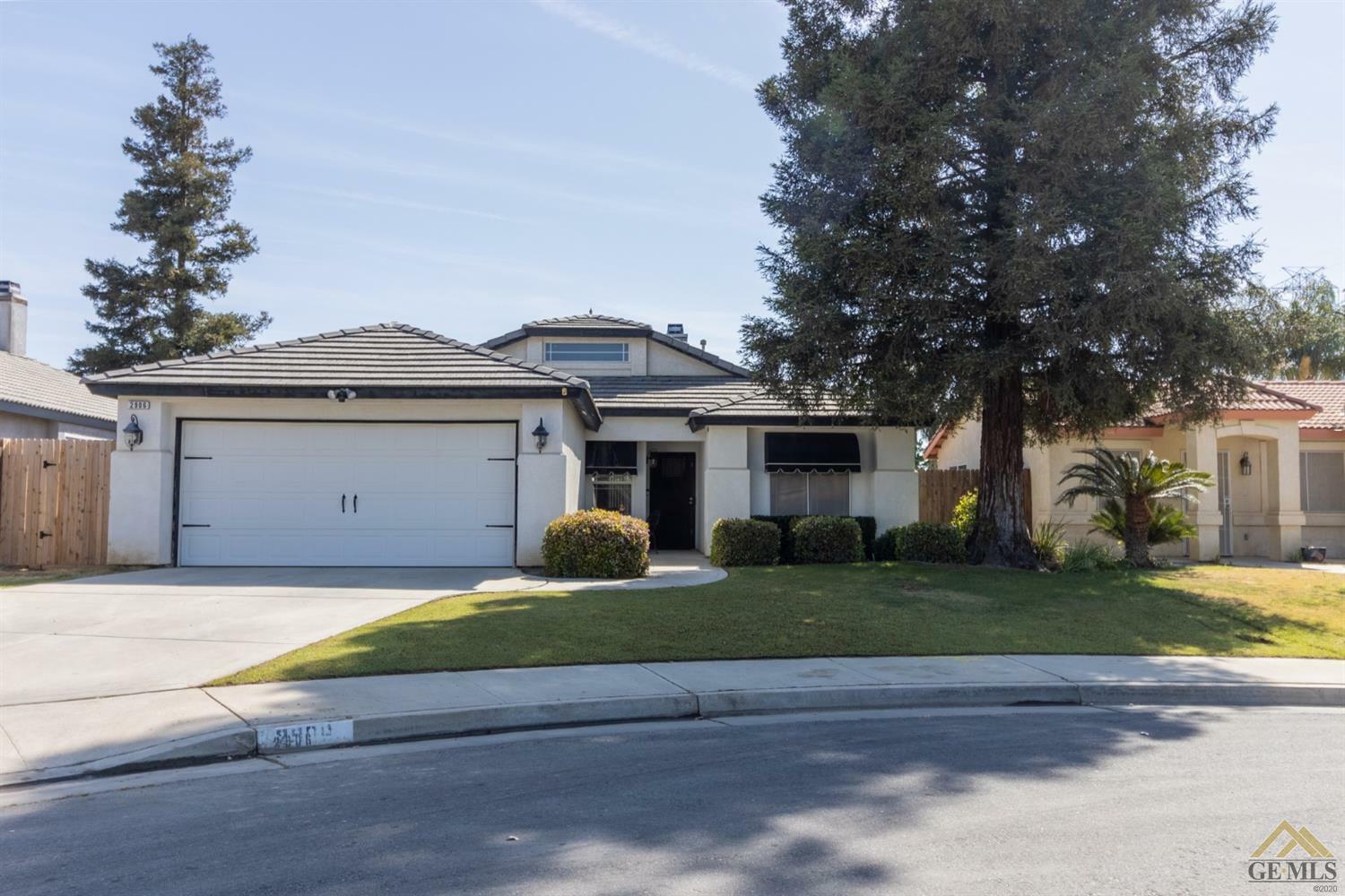 Property Photo:  2906 Colville Ave  CA 93312 