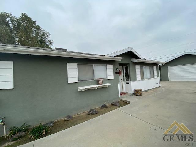 Property Photo:  414 Francis Street  CA 93308 