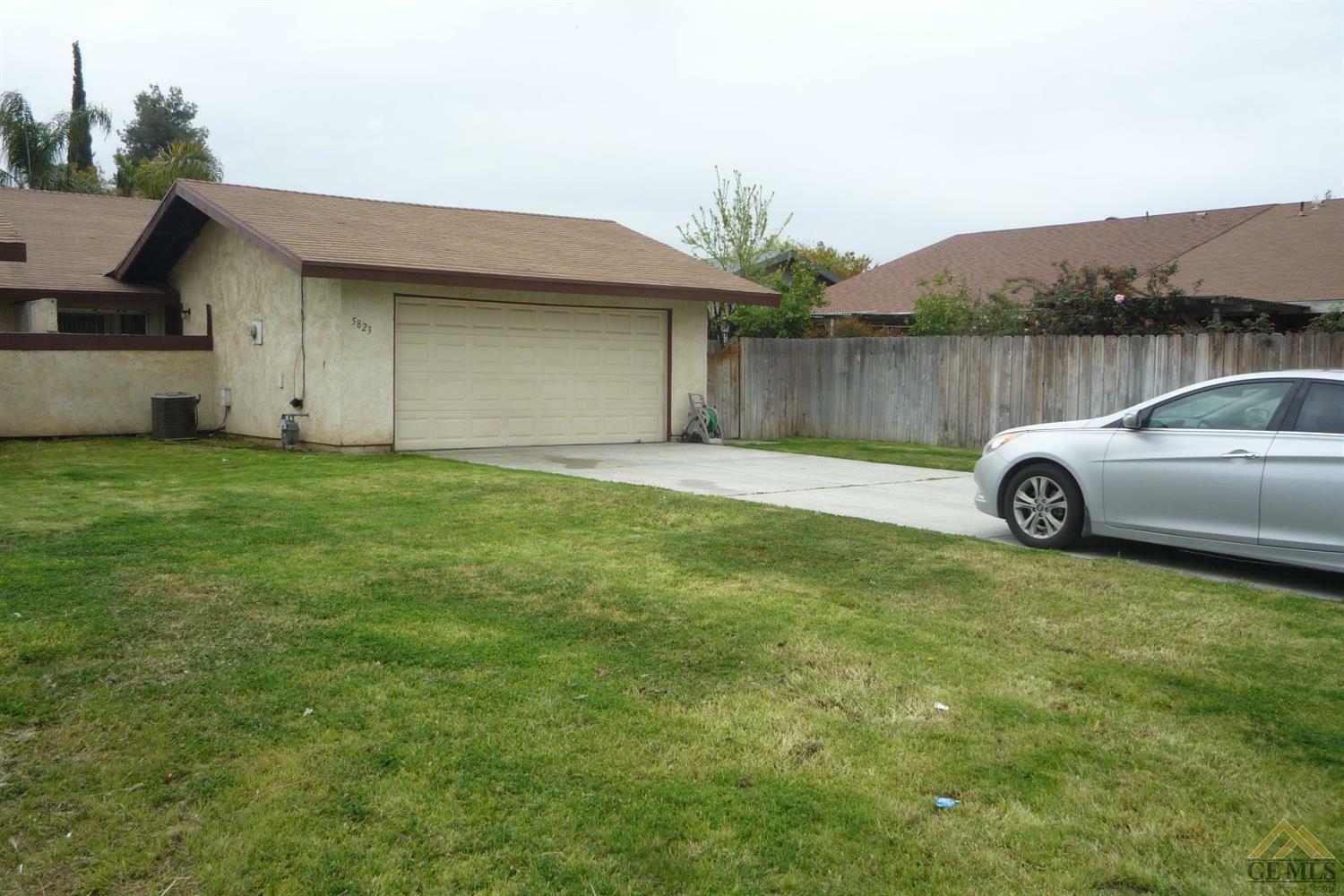 Property Photo:  5823 Caoba Court  CA 93309 