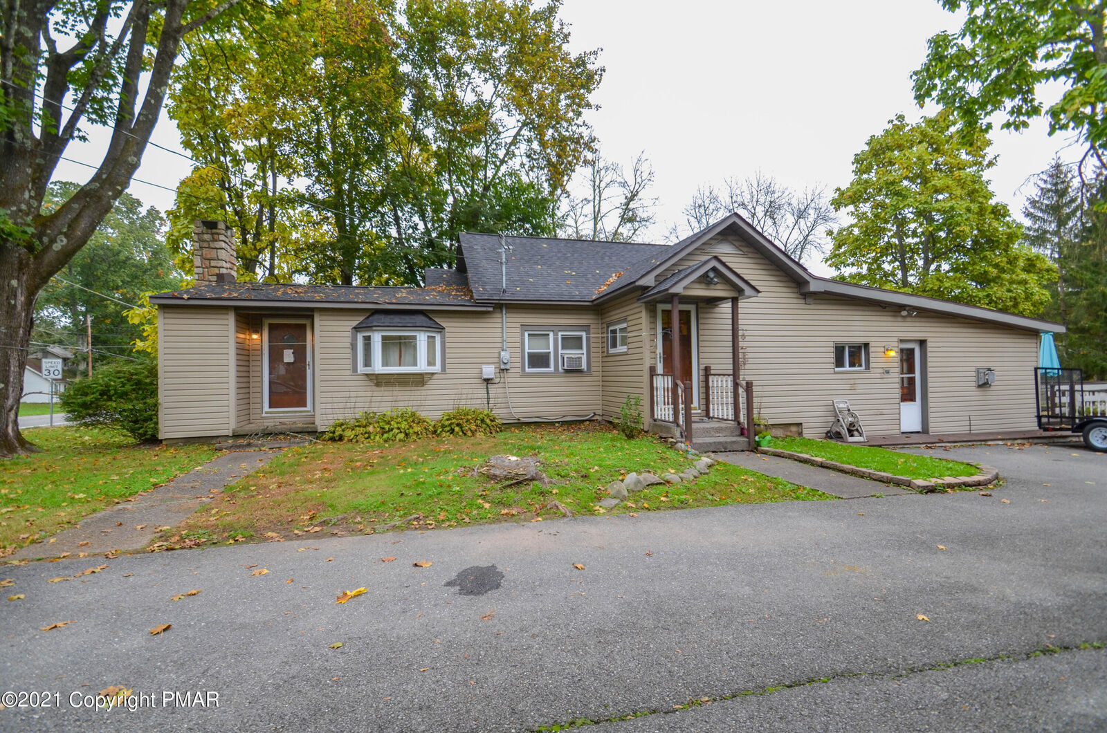 Property Photo: 2260 Chipperfield Drive PA 18301