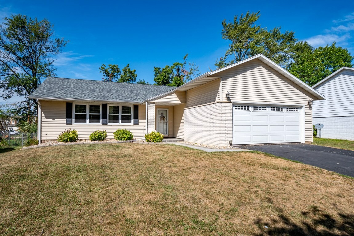 Property Photo:  6307 Devonshire Drive NE  IA 52402 