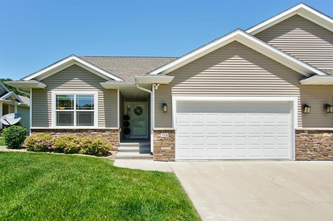 Property Photo: 3516 Pioneer Avenue SE IA 52403
