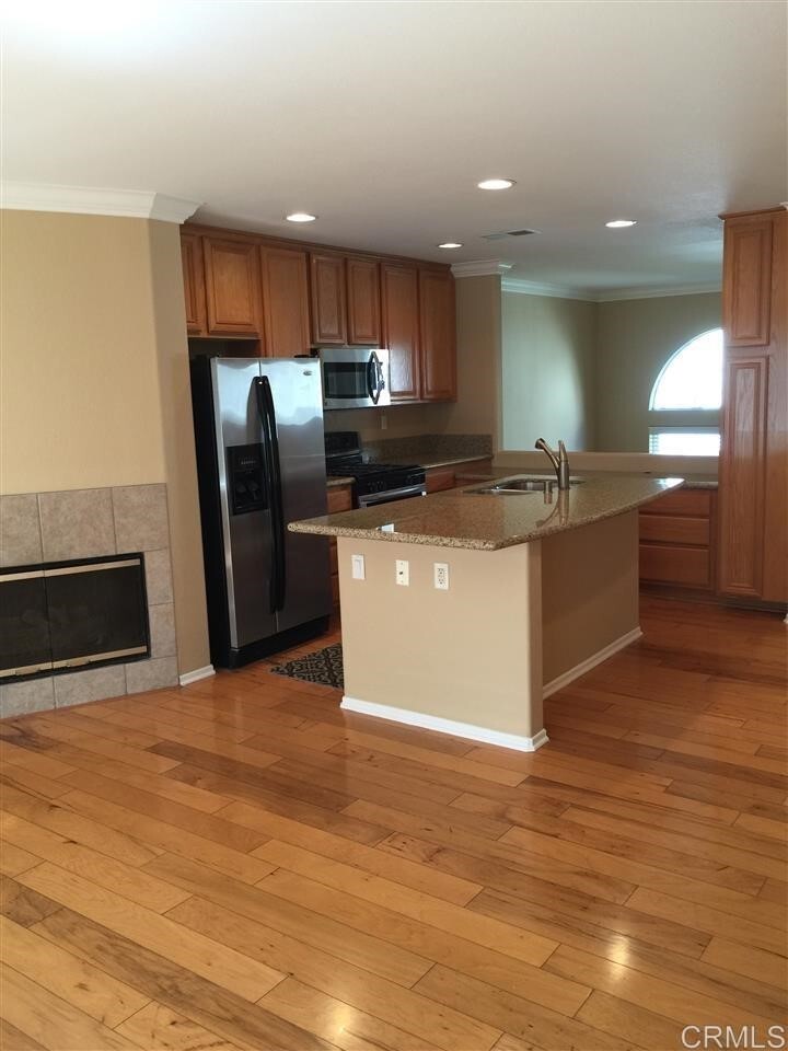 Property Photo: 3728 Mykonos Lane 142 CA 92130