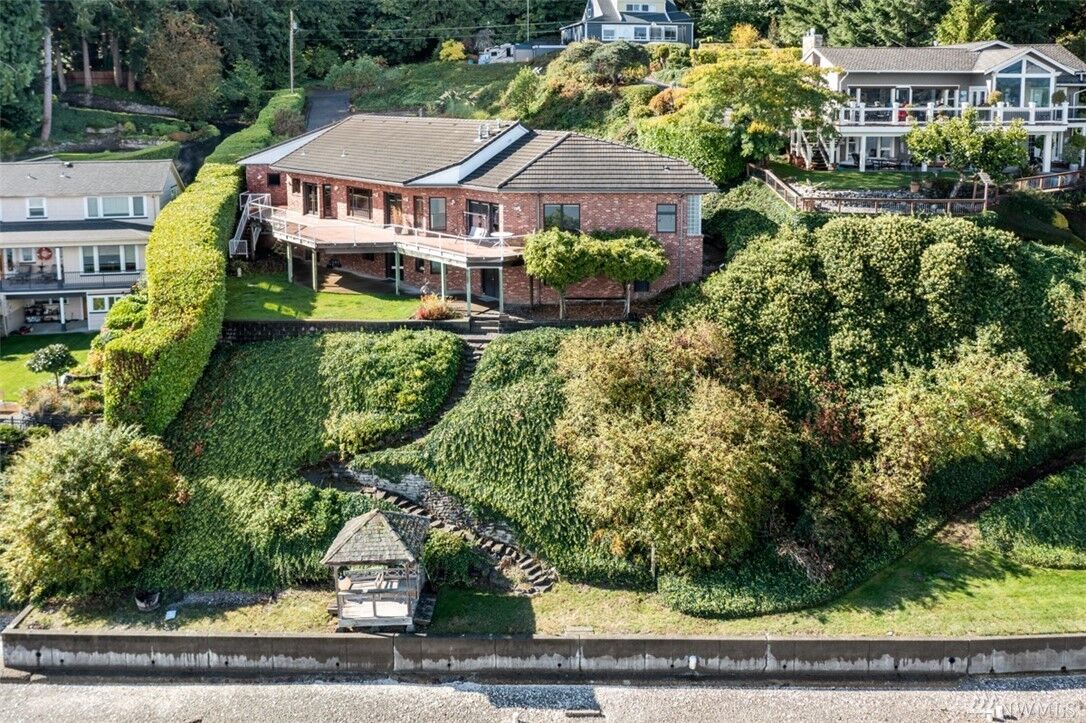 Property Photo:  3832 Country Club Dr NW  WA 98502 