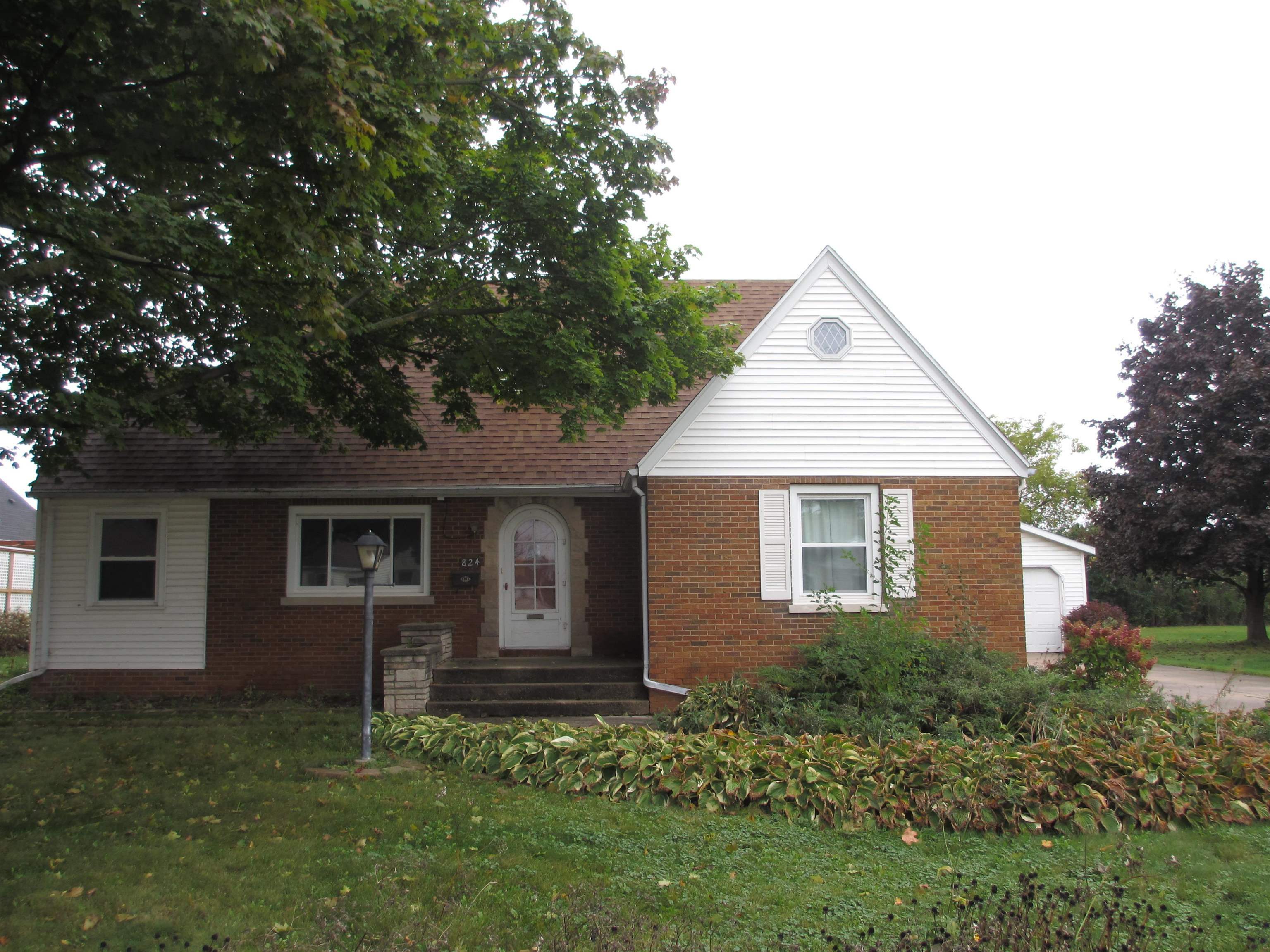 Property Photo:  824 9th Street  WI 54952 