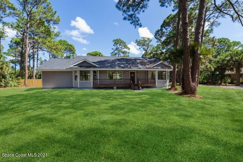 Property Photo:  1667 Emmaus Road NW  FL 32907 