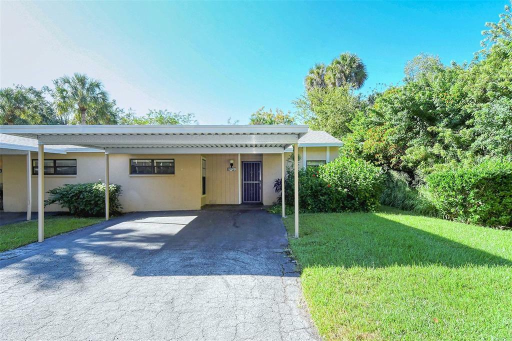 Property Photo:  5047 Village Gardens Drive 17  FL 34234 