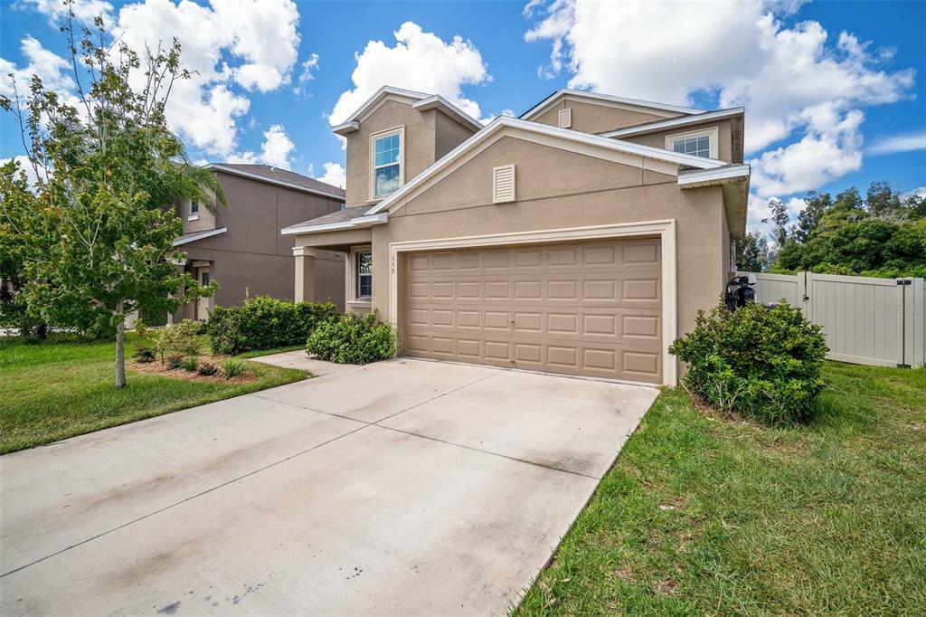 Property Photo:  115 Cascade Bend Drive  FL 33570 