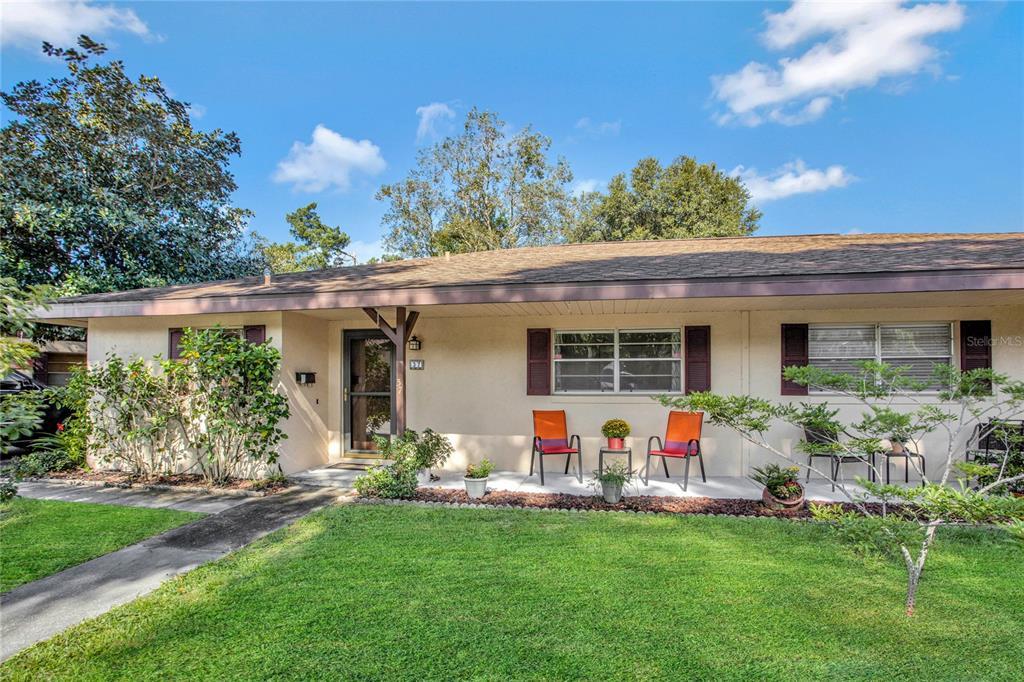 Property Photo: 37 Villa Villar Court 370 FL 32724