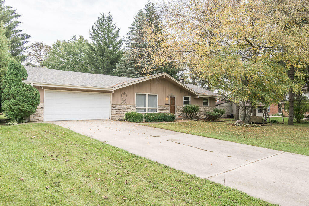 Property Photo:  W67n830 Evergreen Blvd  WI 53012 