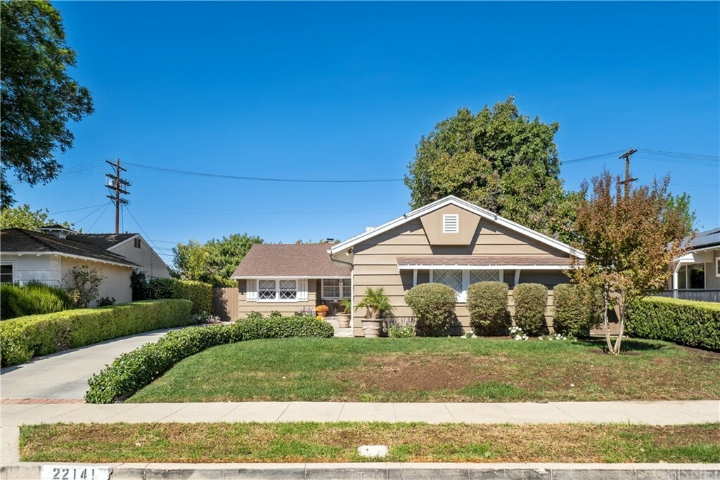 Property Photo:  22141 Costanso Street  CA 91364 