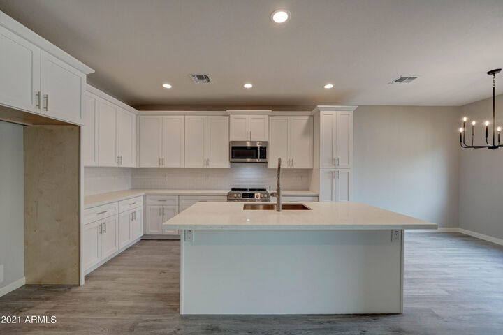 Property Photo:  630 W Beverly Road  AZ 85041 