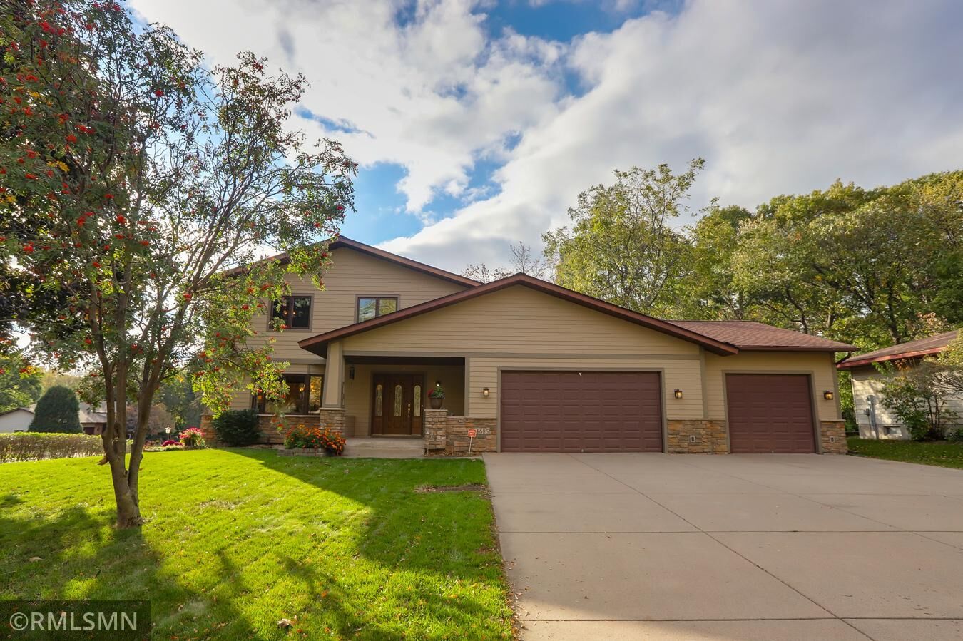 Property Photo:  4685 Debra Lane  MN 55126 
