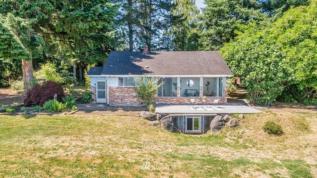 Property Photo:  19102 Ridge Road SW  WA 98070 