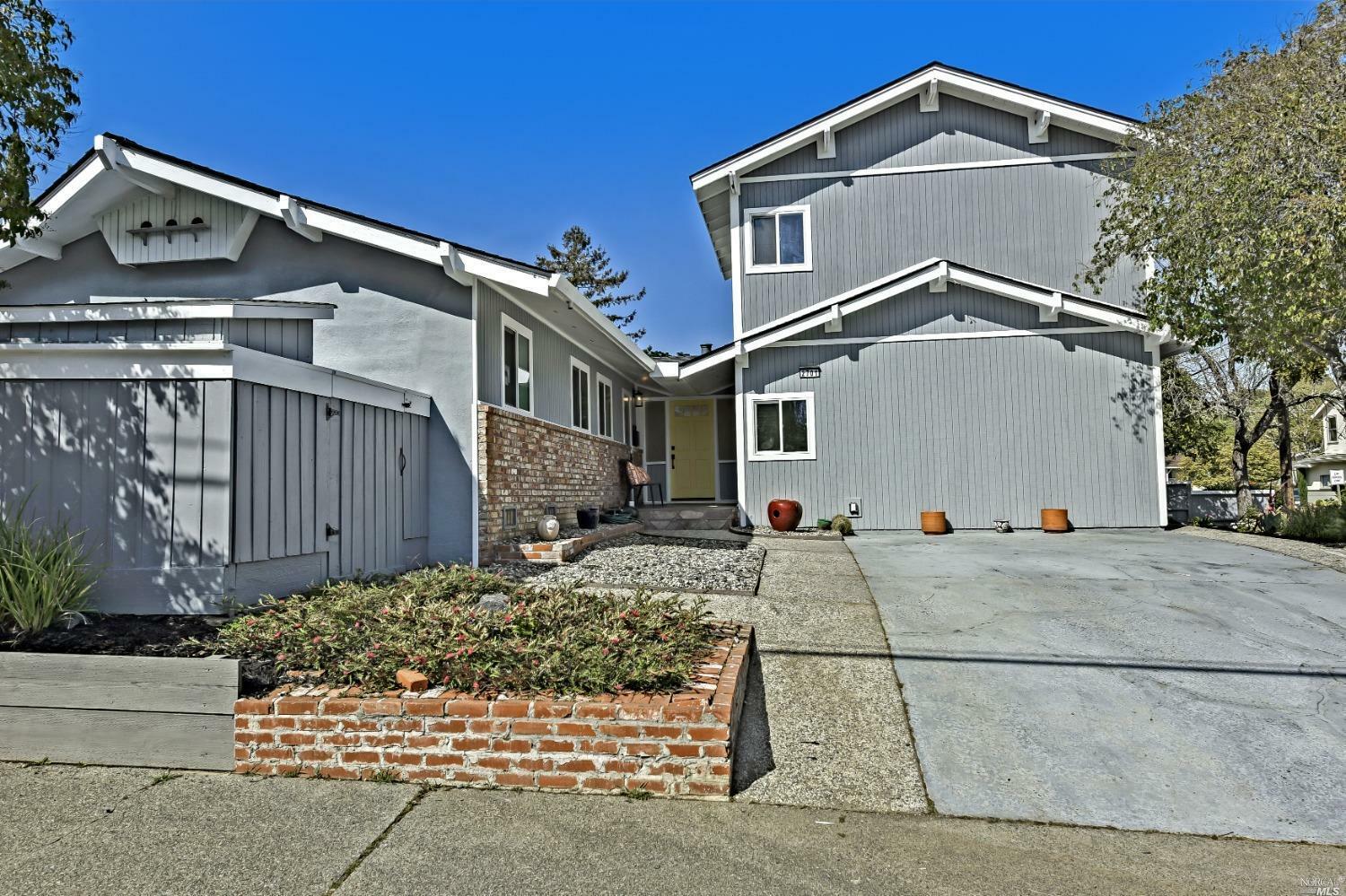 Property Photo:  2701 Heatherstone Drive  CA 94903 