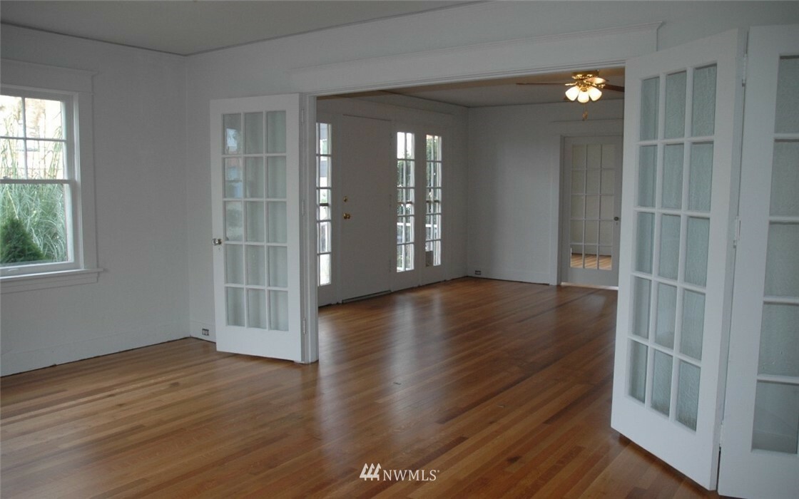 Property Photo: 1204 Wall Street WA 98201