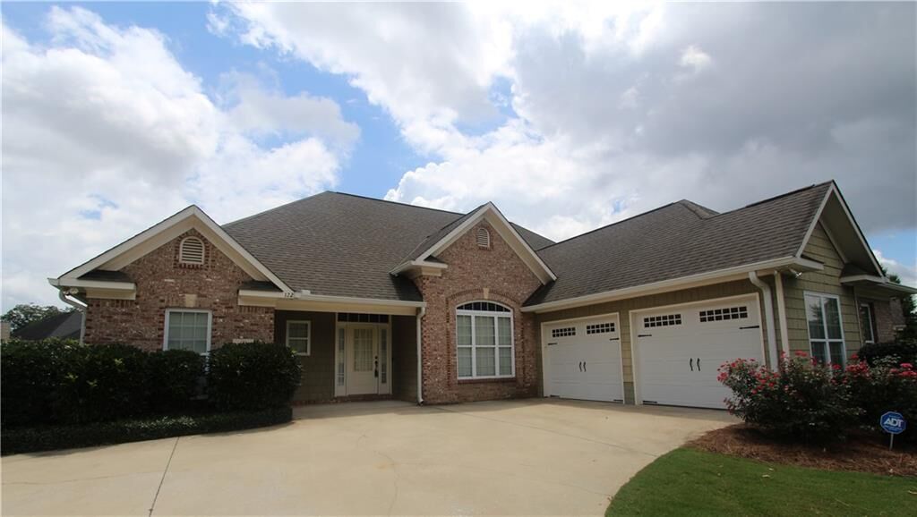 Property Photo: 122 Solamere Lane AL 36832