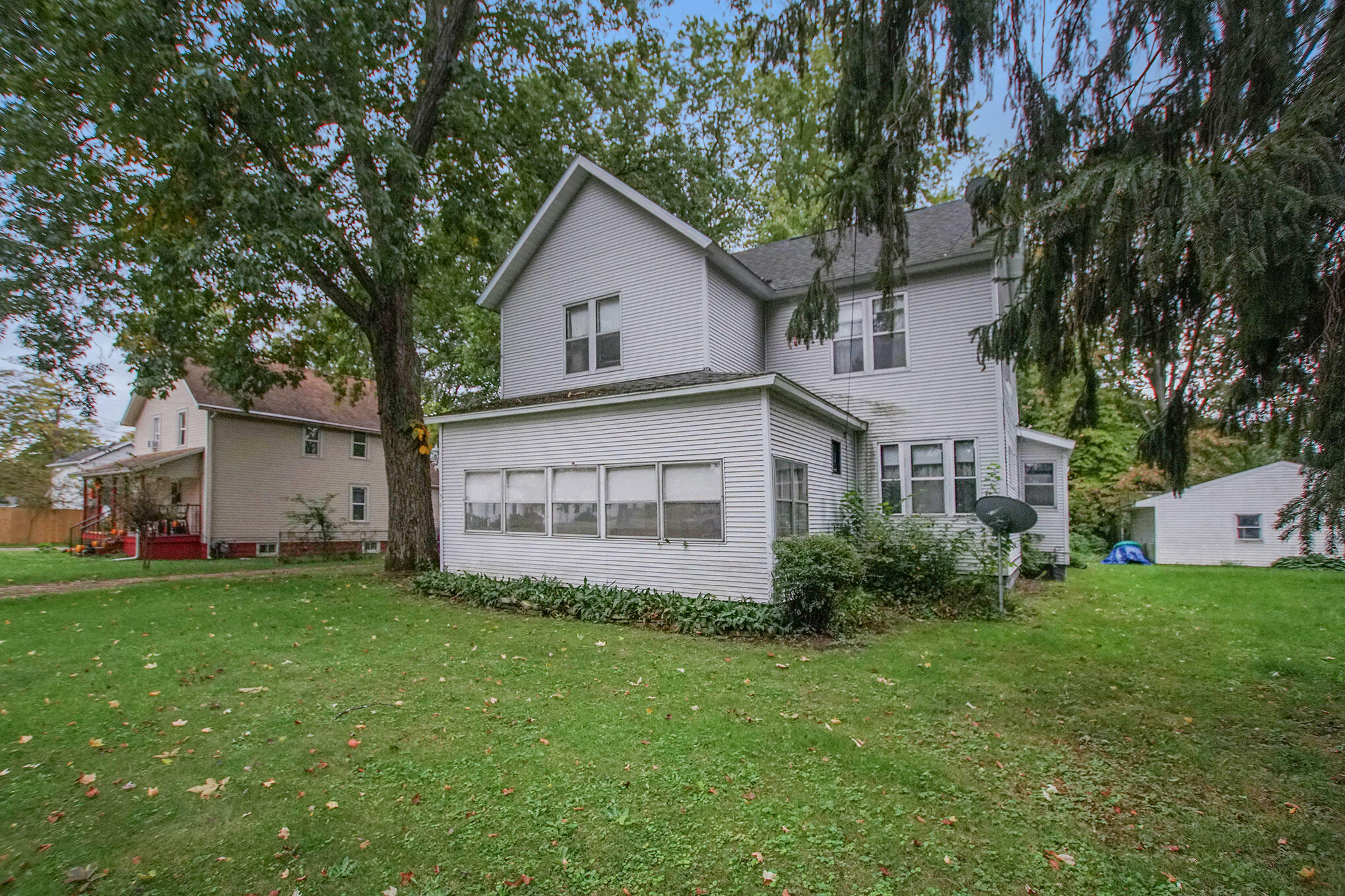 Property Photo:  154 Leedy Street  MI 49038 