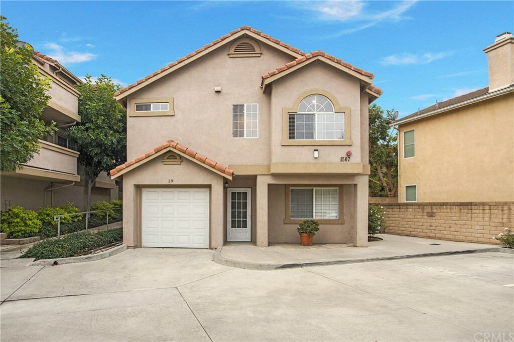 Property Photo:  1507 E Spruce Street B  CA 92870 