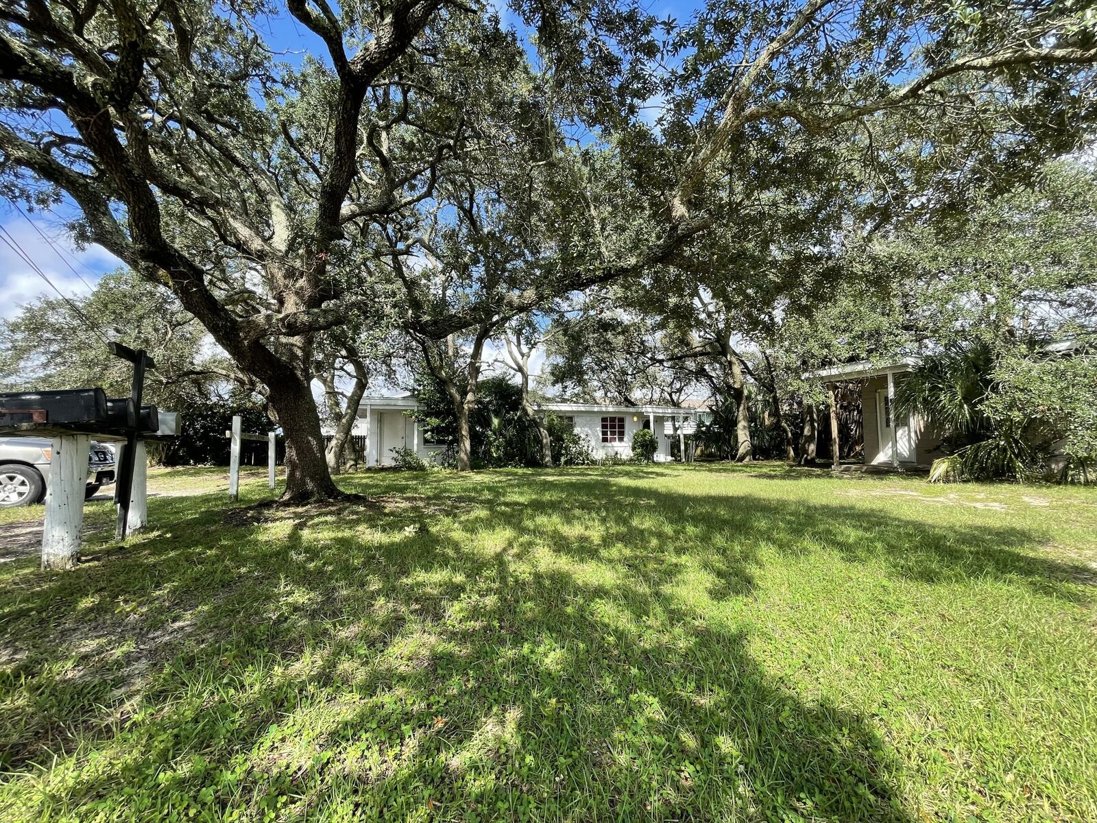 Property Photo: 718 NE Eglin Parkway Parkway 1-4 FL 32547