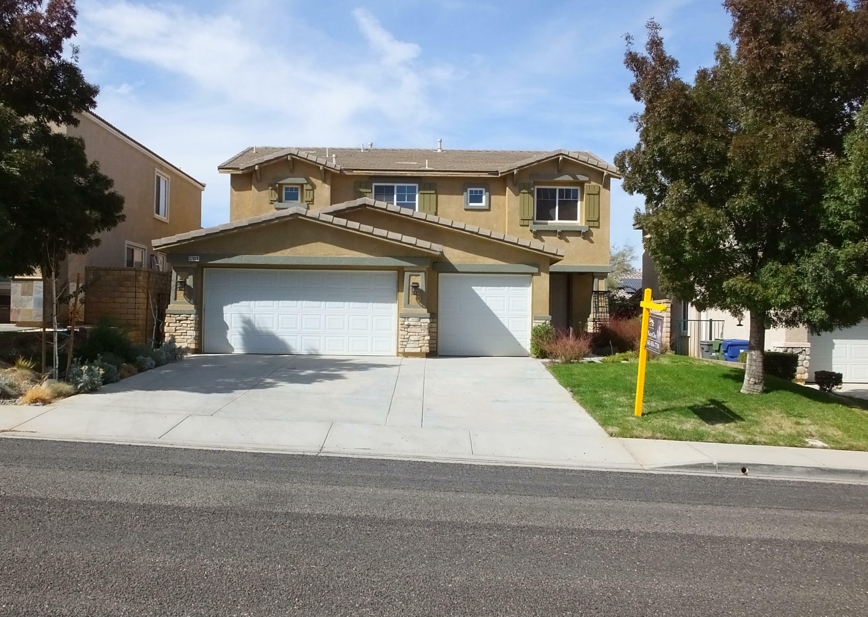 Property Photo:  37619 Lemonwood Drive  CA 93551 