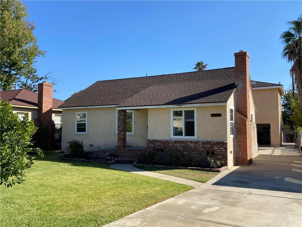 Property Photo:  2880 S 10th Avenue  CA 91006 