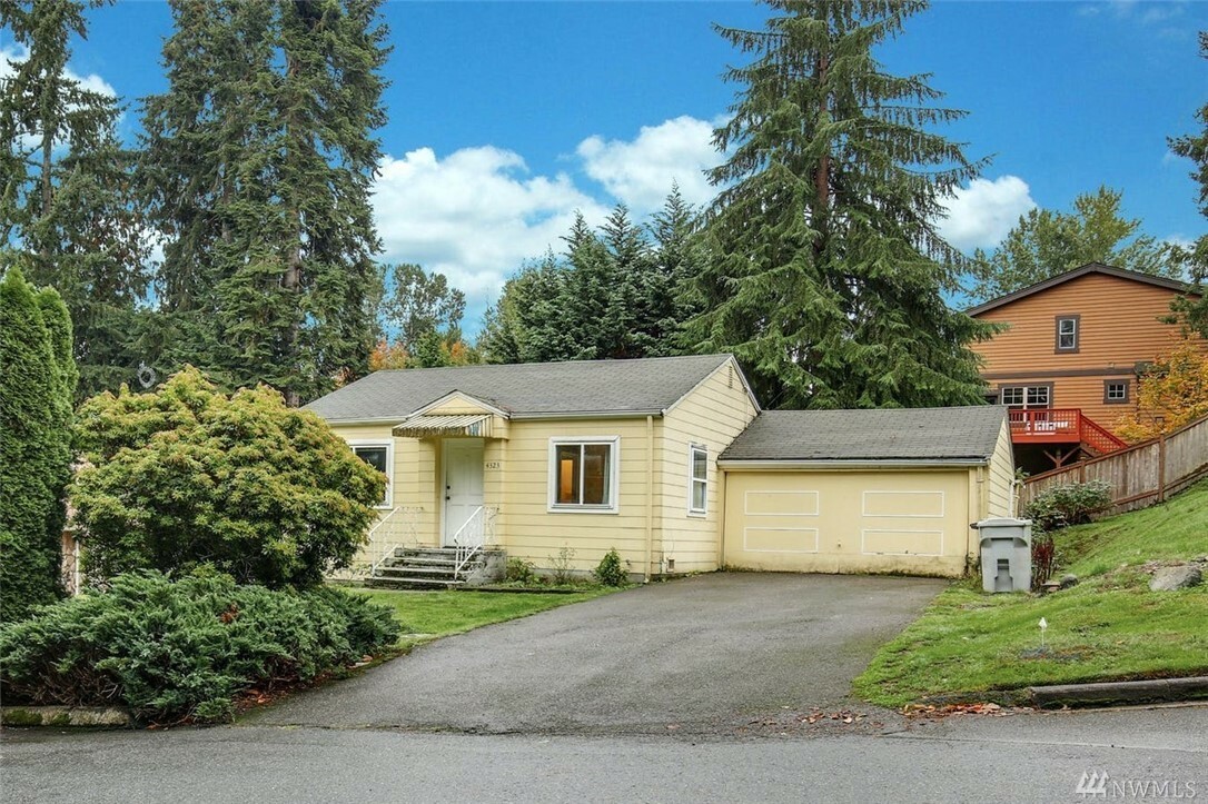 4323 NE 170th St  Lake Forest Park WA 98155 photo