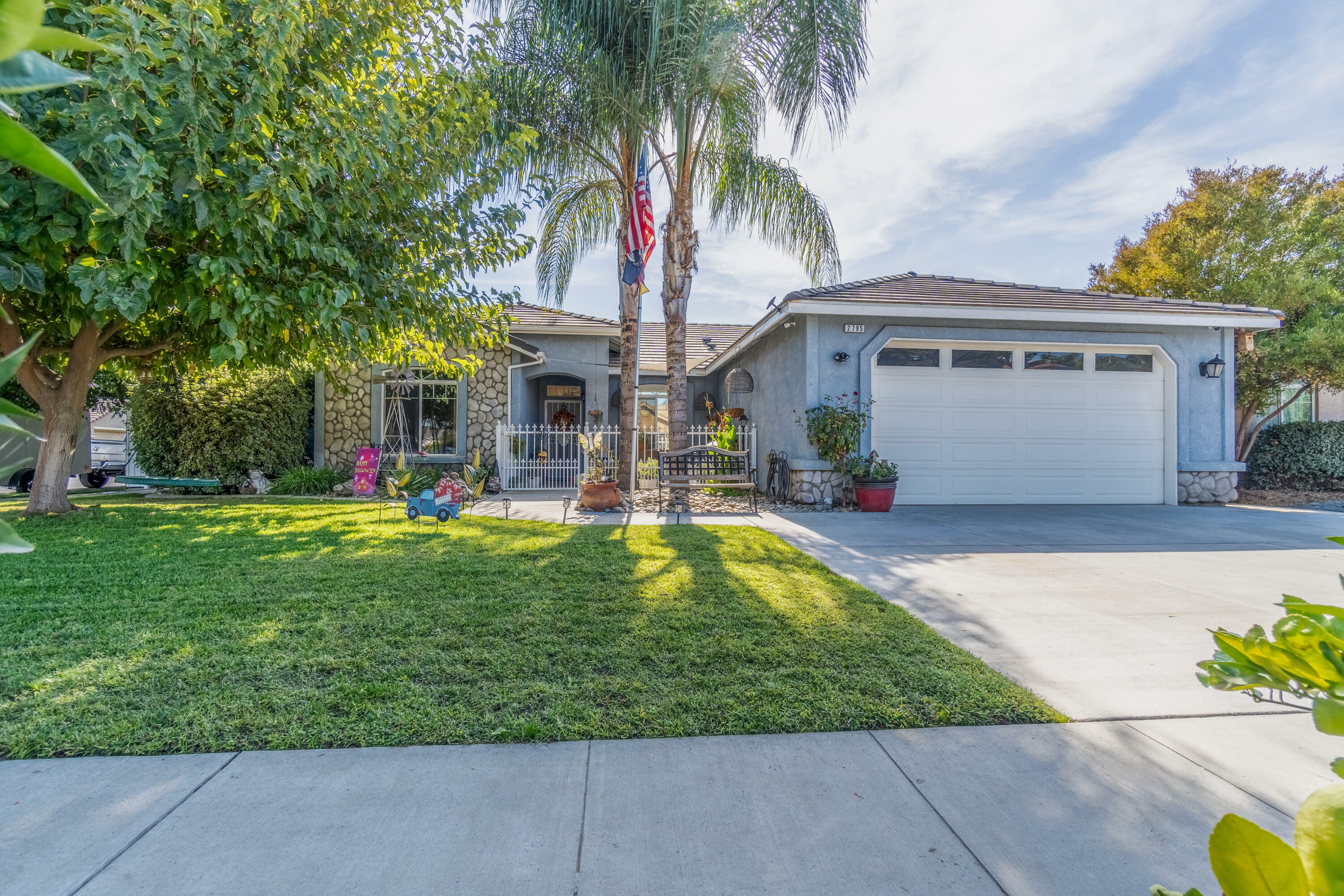 Property Photo:  2795 Eshom Creek Court  CA 93274 