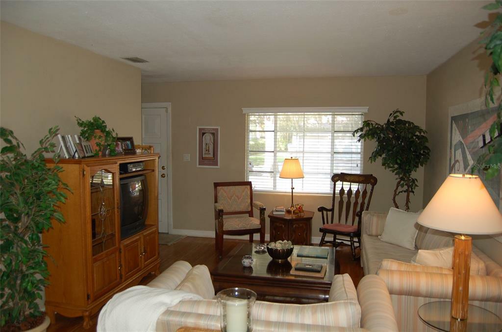 Property Photo:  1644 Berkshire Avenue  FL 32789 