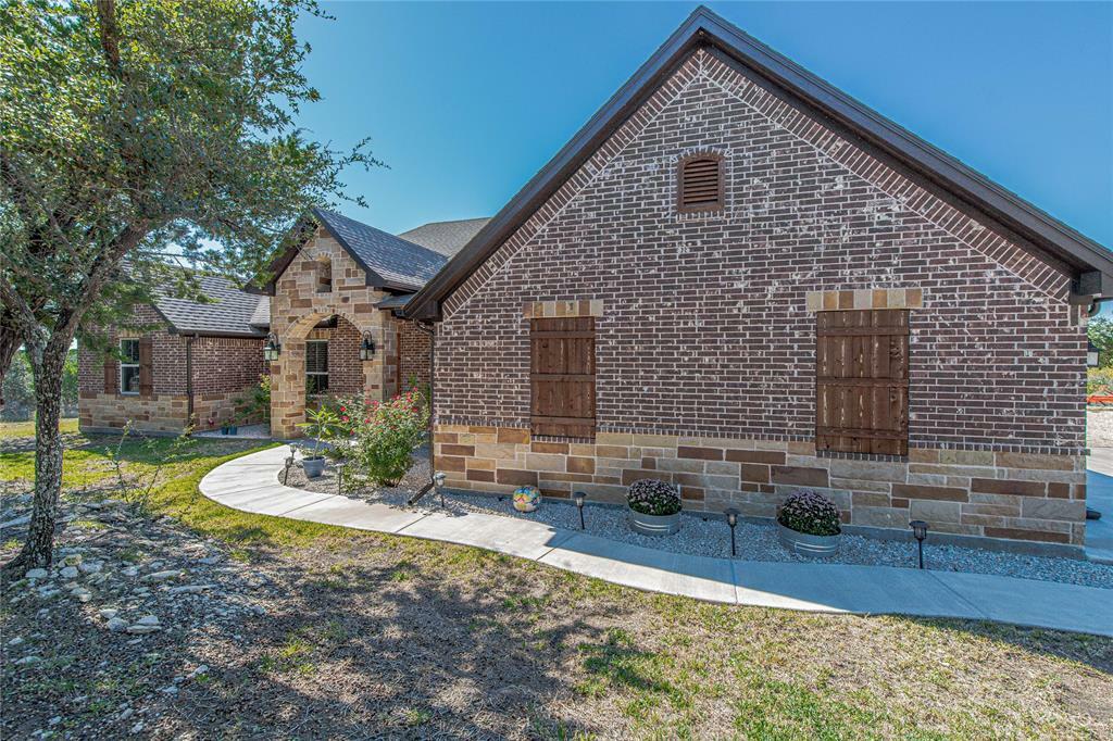 Property Photo:  820 Peninsula Drive  TX 76433 