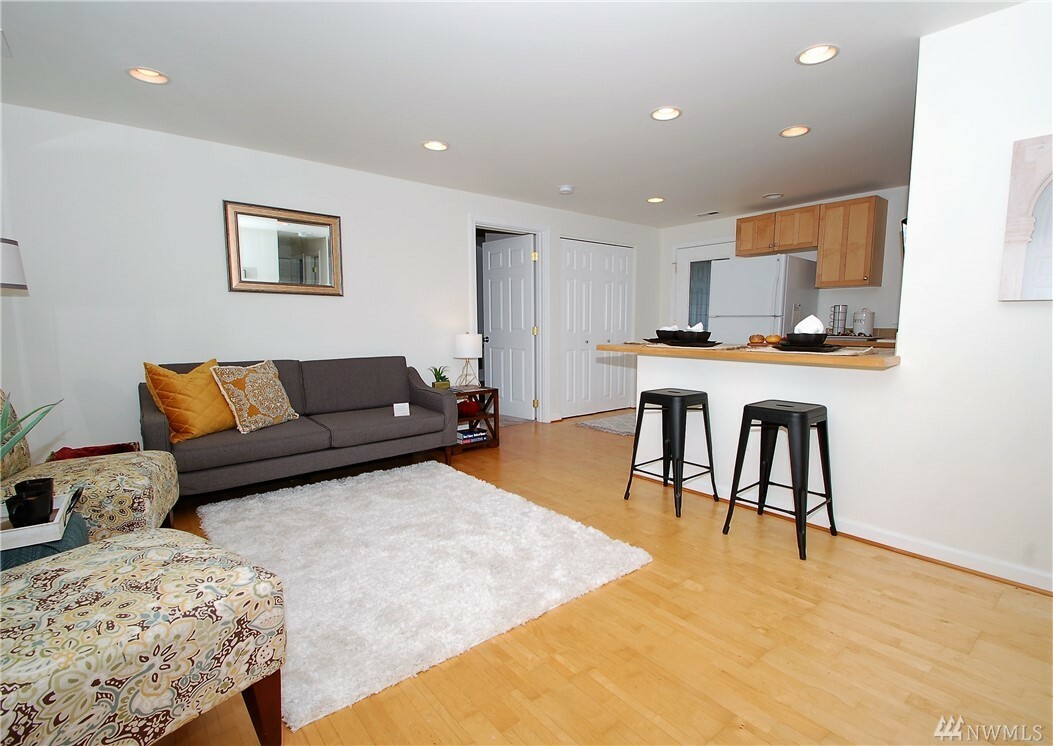 Property Photo: 5702 237th St SW WA 98043