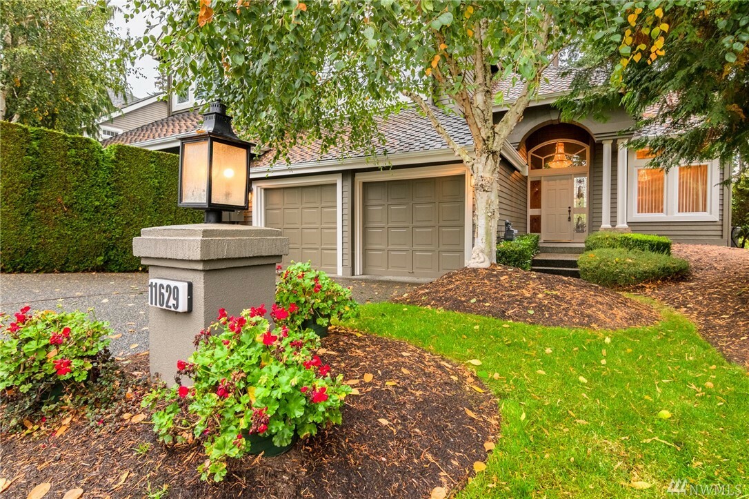 Property Photo:  11629 E Oakmont Dr  WA 98275 