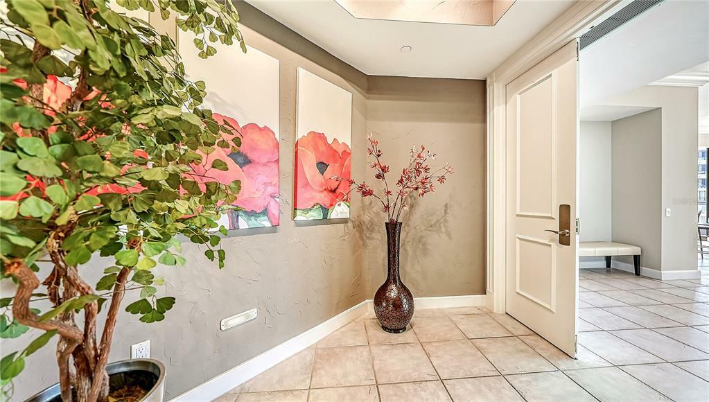 Property Photo: 1241 Gulf Of Mexico Drive 805 FL 34228