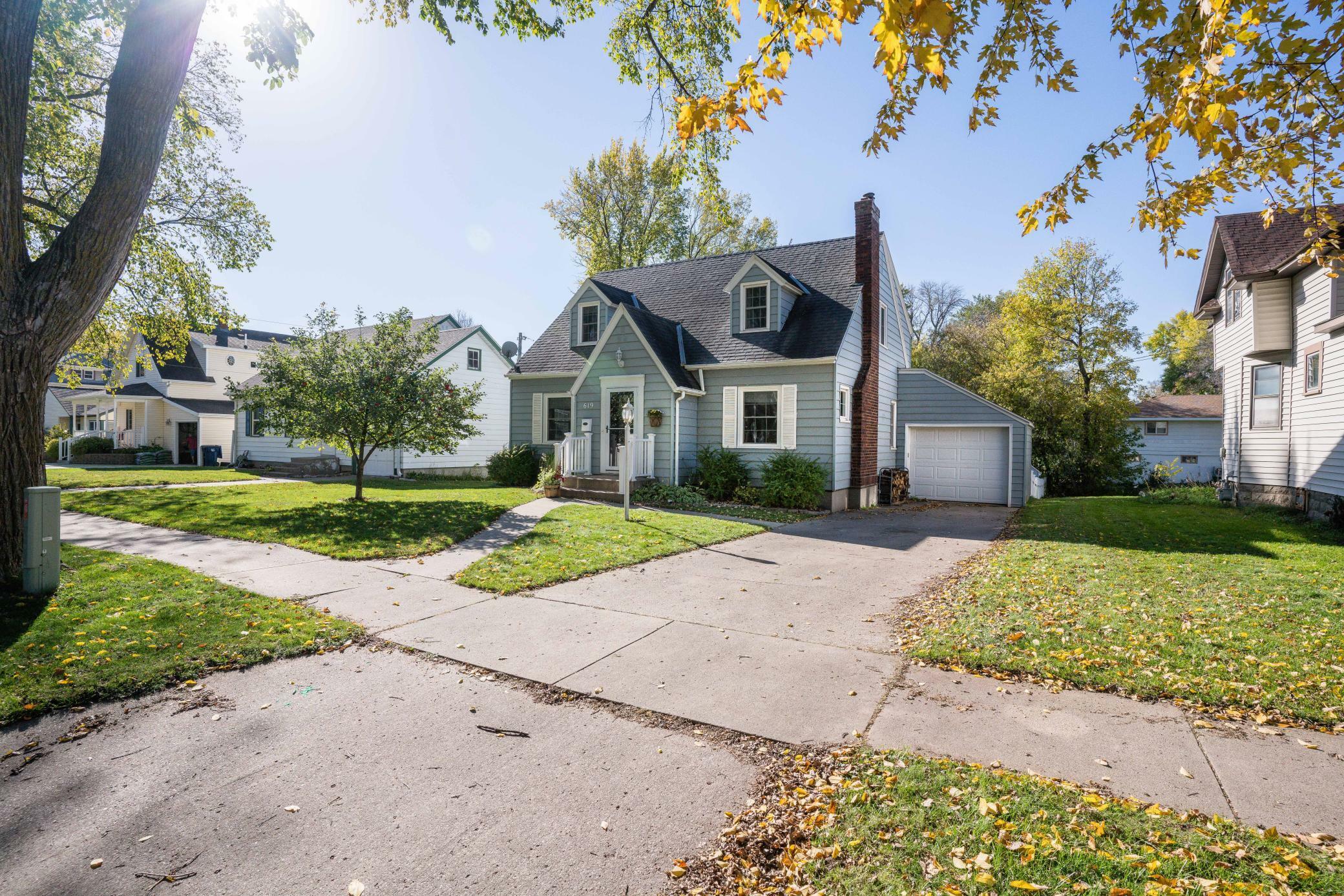 Property Photo: 619 N Broadway MN 56537