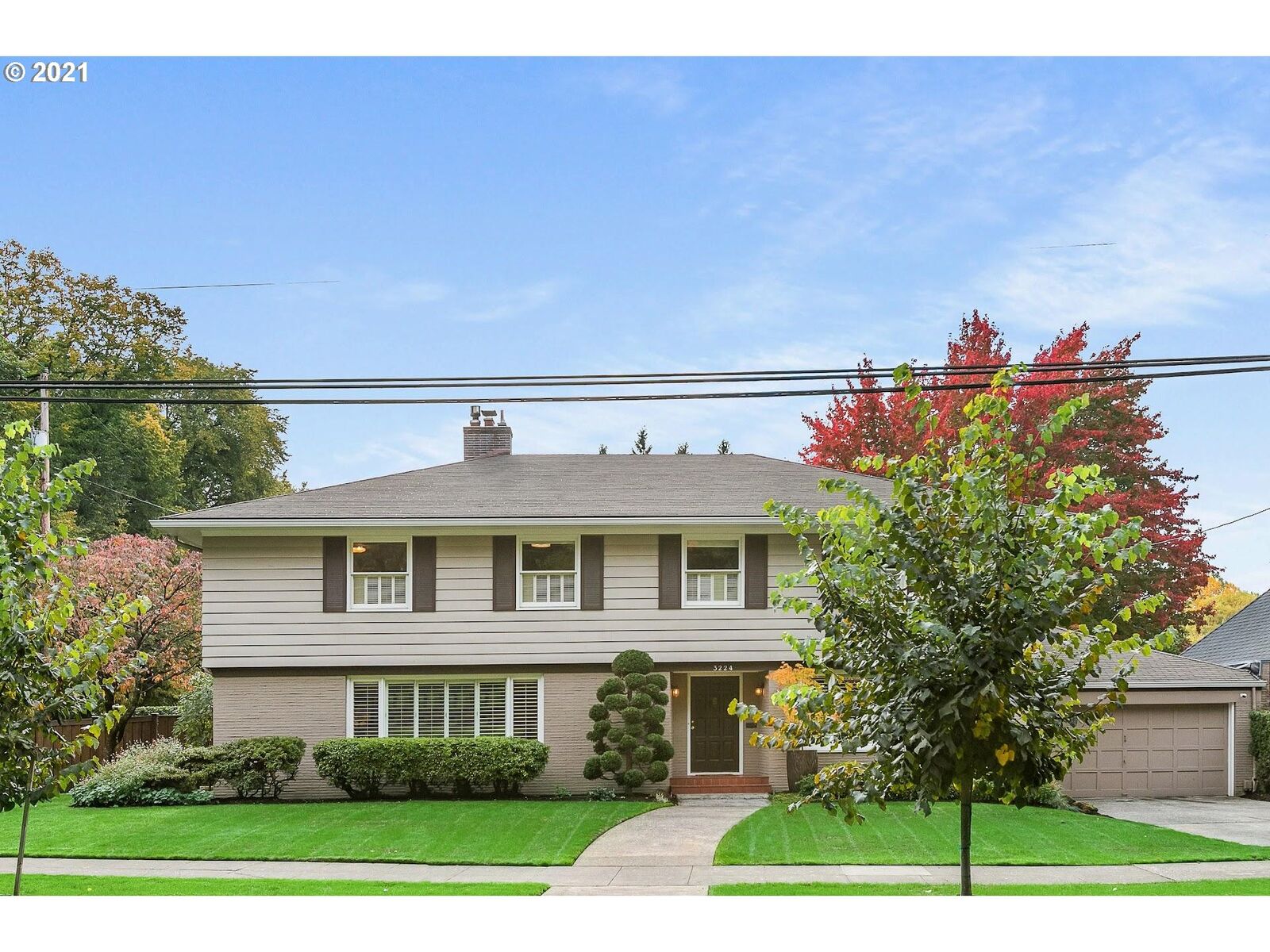 Property Photo: 3224 SE Woodstock Blvd OR 97202