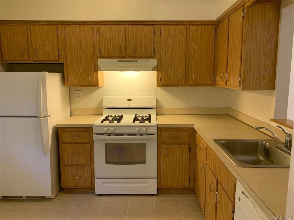 Property Photo:  