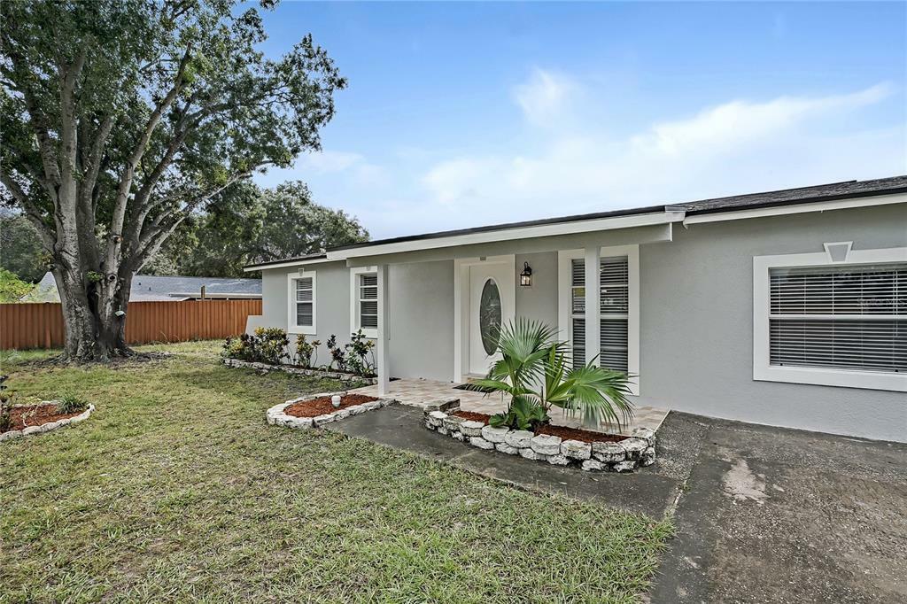 Property Photo:  8504 Gold Ridge Circle  FL 33619 