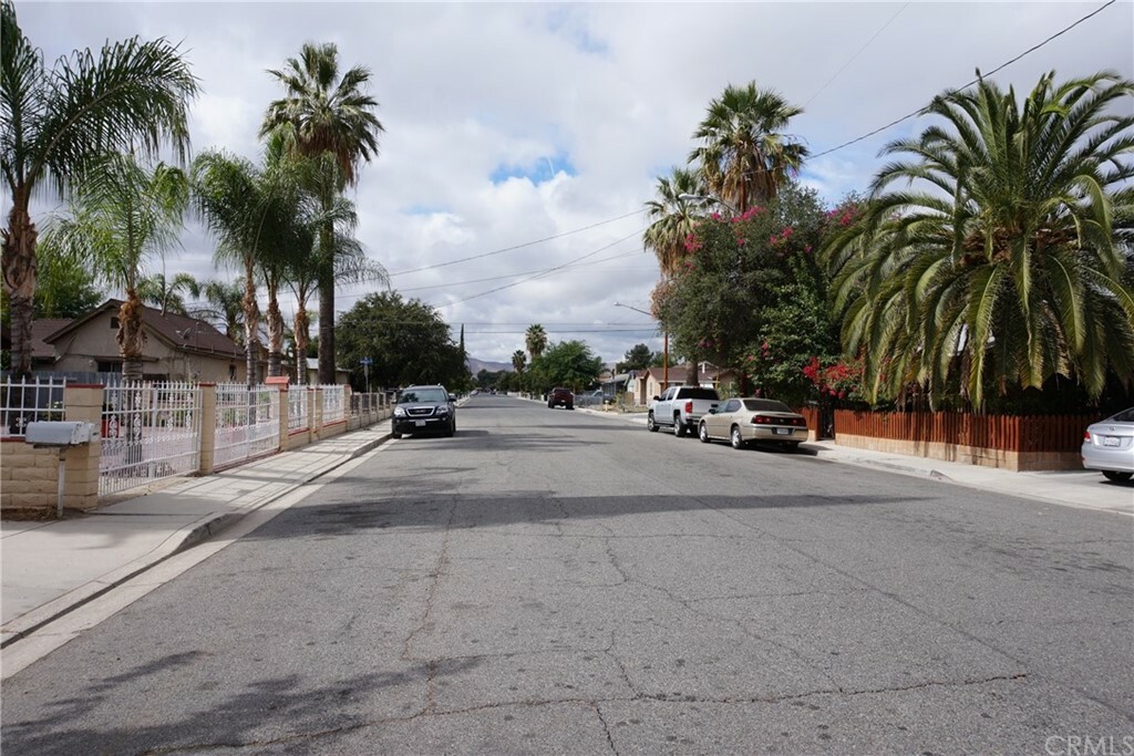 Property Photo: 237 W 5th Street CA 92583