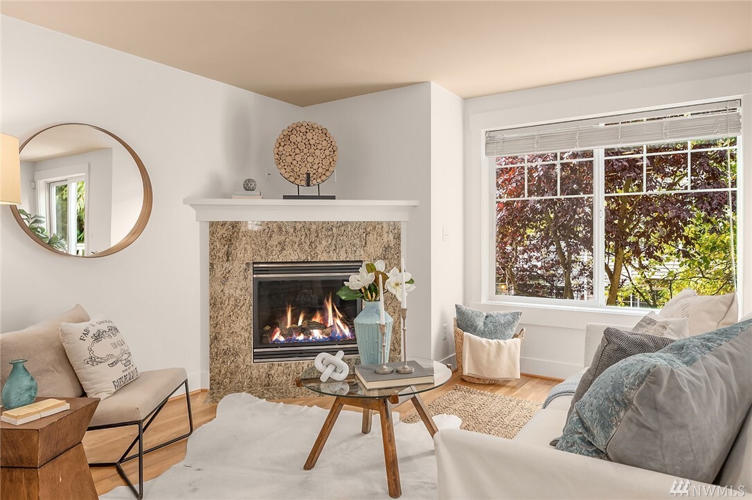 Property Photo: 8511 Stone Ave N B WA 98103