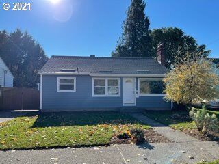 Property Photo:  8624 NE Fremont St  OR 97220 