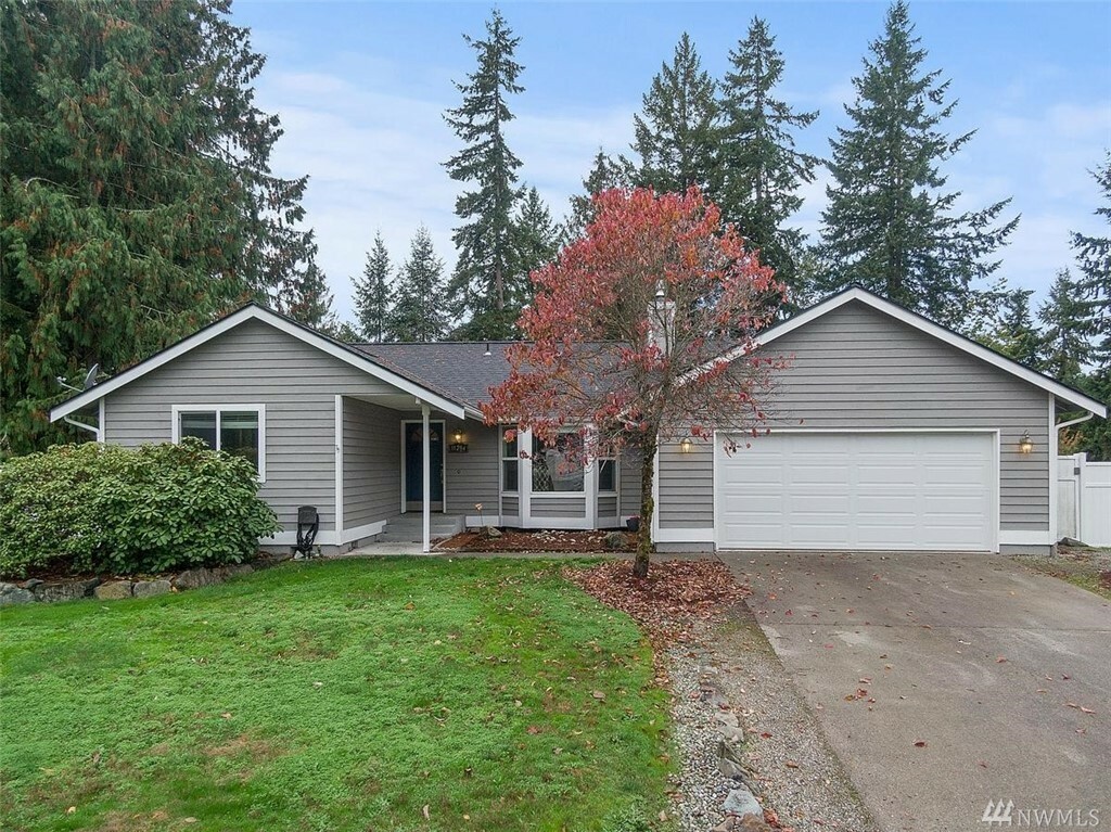 Property Photo:  11204 208th Av Ct E  WA 98391 