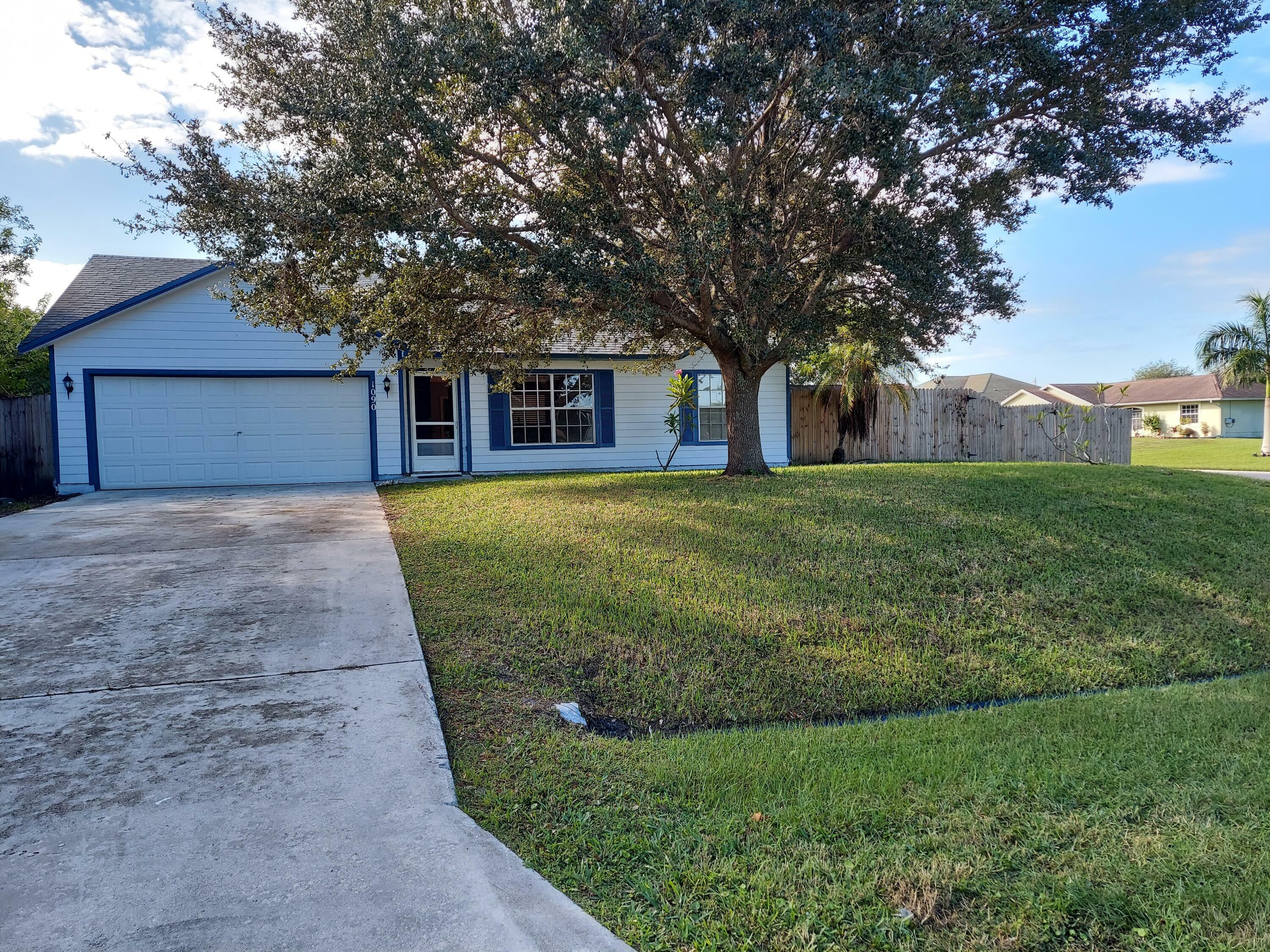 Property Photo:  1090 SW Haleyberry Avenue  FL 34953 