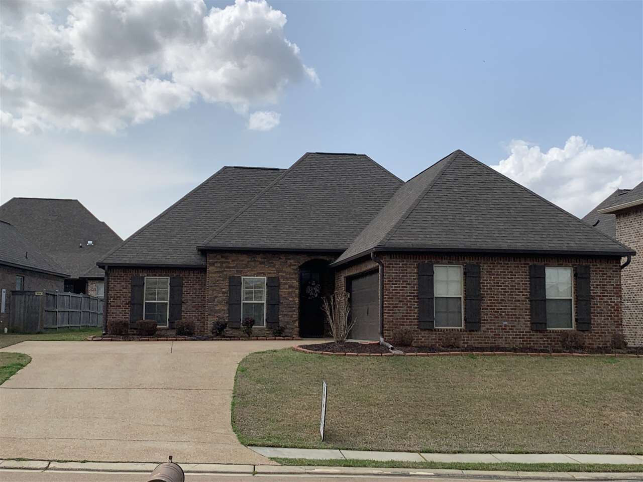 Property Photo:  405 Emerald Trail Drive  MS 39047 